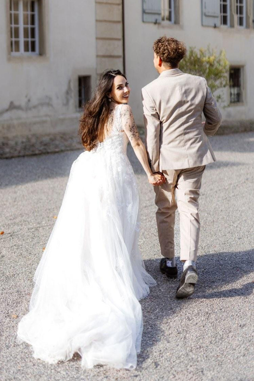 Unsere Kundin in einem Hochzeitskleid von Zauberbraut in Zürich