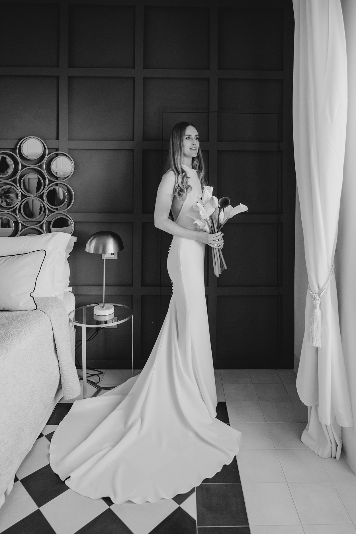 Hochzeitsfoto von Ashley und Jonathann, Kundin von Zauberbraut in einem A-Linie Brautkleid.